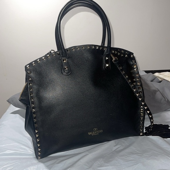 Valentino Garavani Black Tote & crossbody. LOOK AT OTHER SIDE!! - Picture 13 of 17